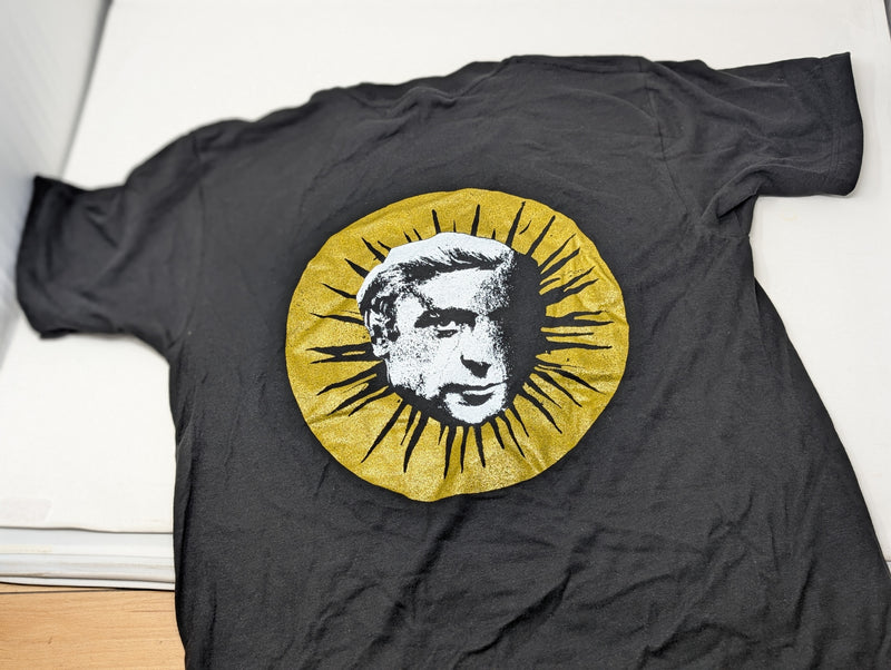 T-shirt "Michael Caine / Logo haches gold" - Rouge Pompier