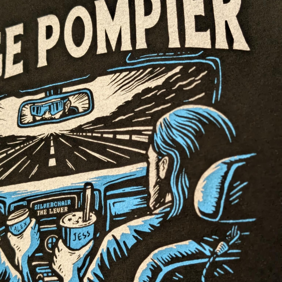 T-Shirt Rouge Pompier : Roadtrip dans un chat