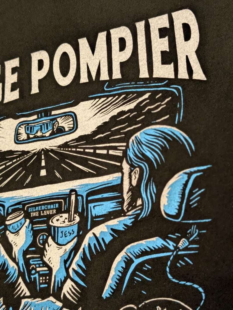T-Shirt Rouge Pompier : Roadtrip dans un chat