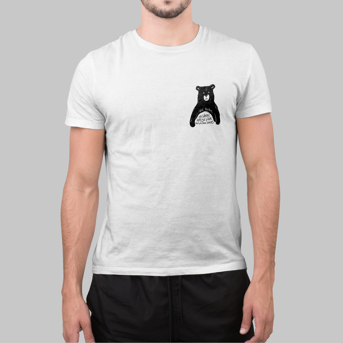 Mockup T-shirt pocket blanc