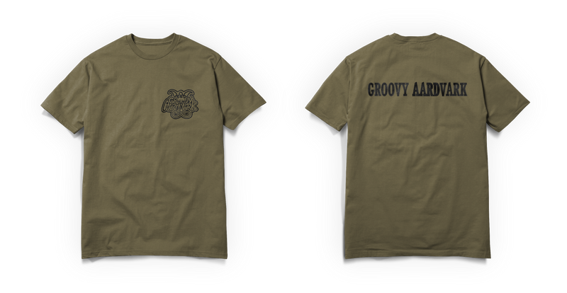 Tshirt_Front+Back_Mockup olive V2